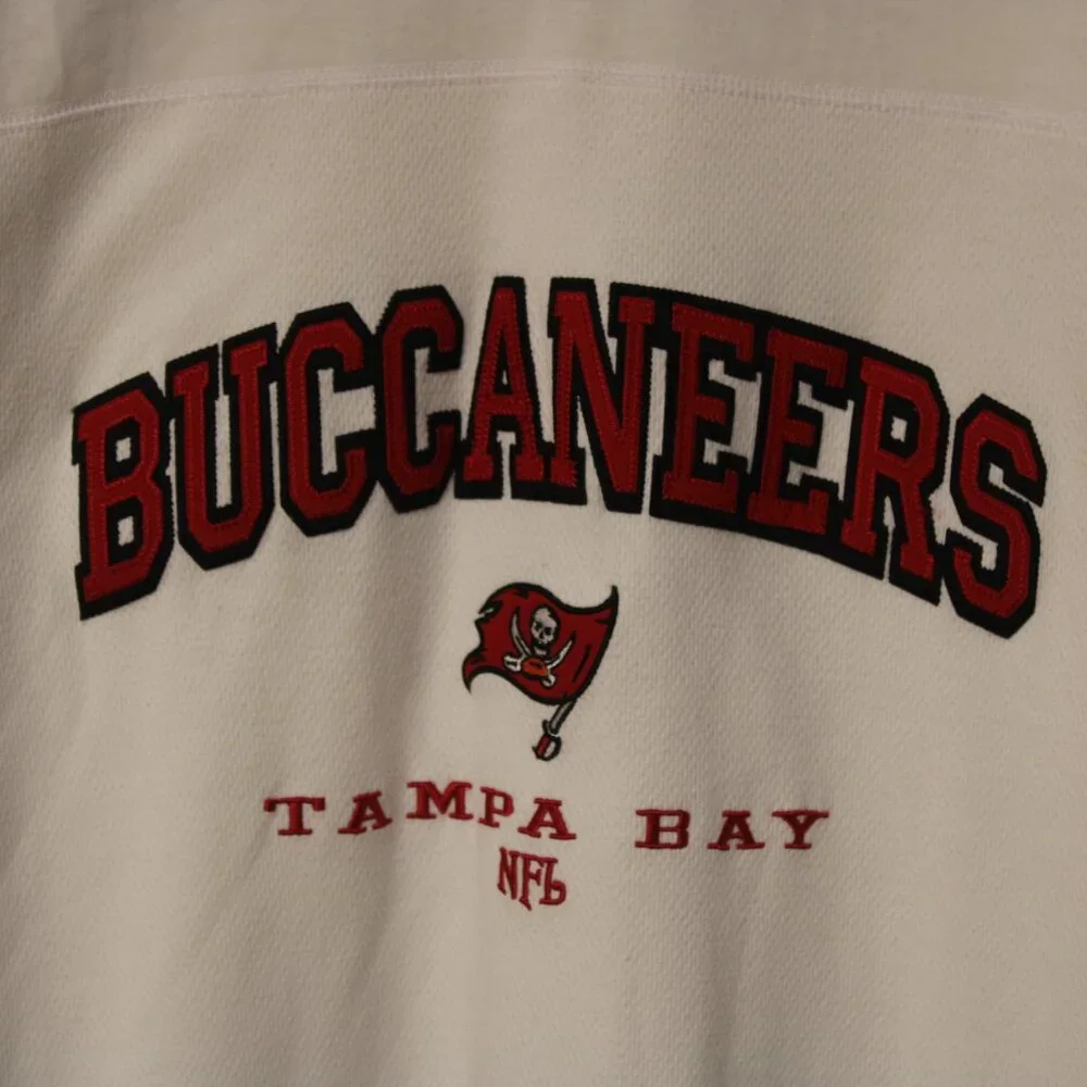 Tampa Bay Buccaneer White Long Sleeve Shirt – Ladies – Medium - Picture 2 of 7